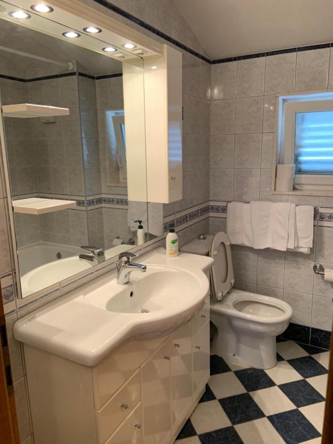 Villa Mara Promajna Buitenkant foto