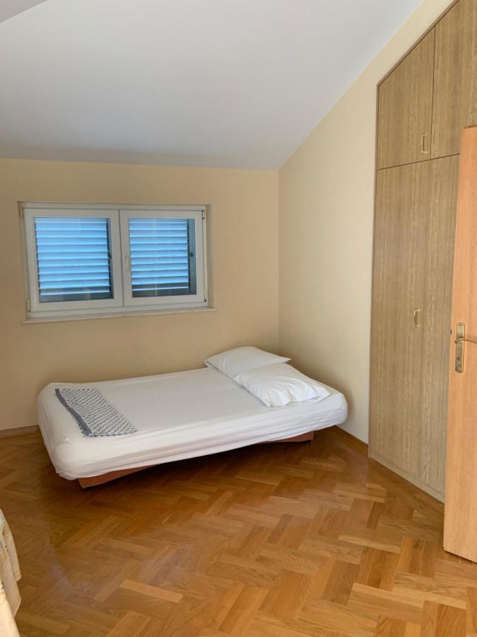 Villa Mara Promajna Buitenkant foto