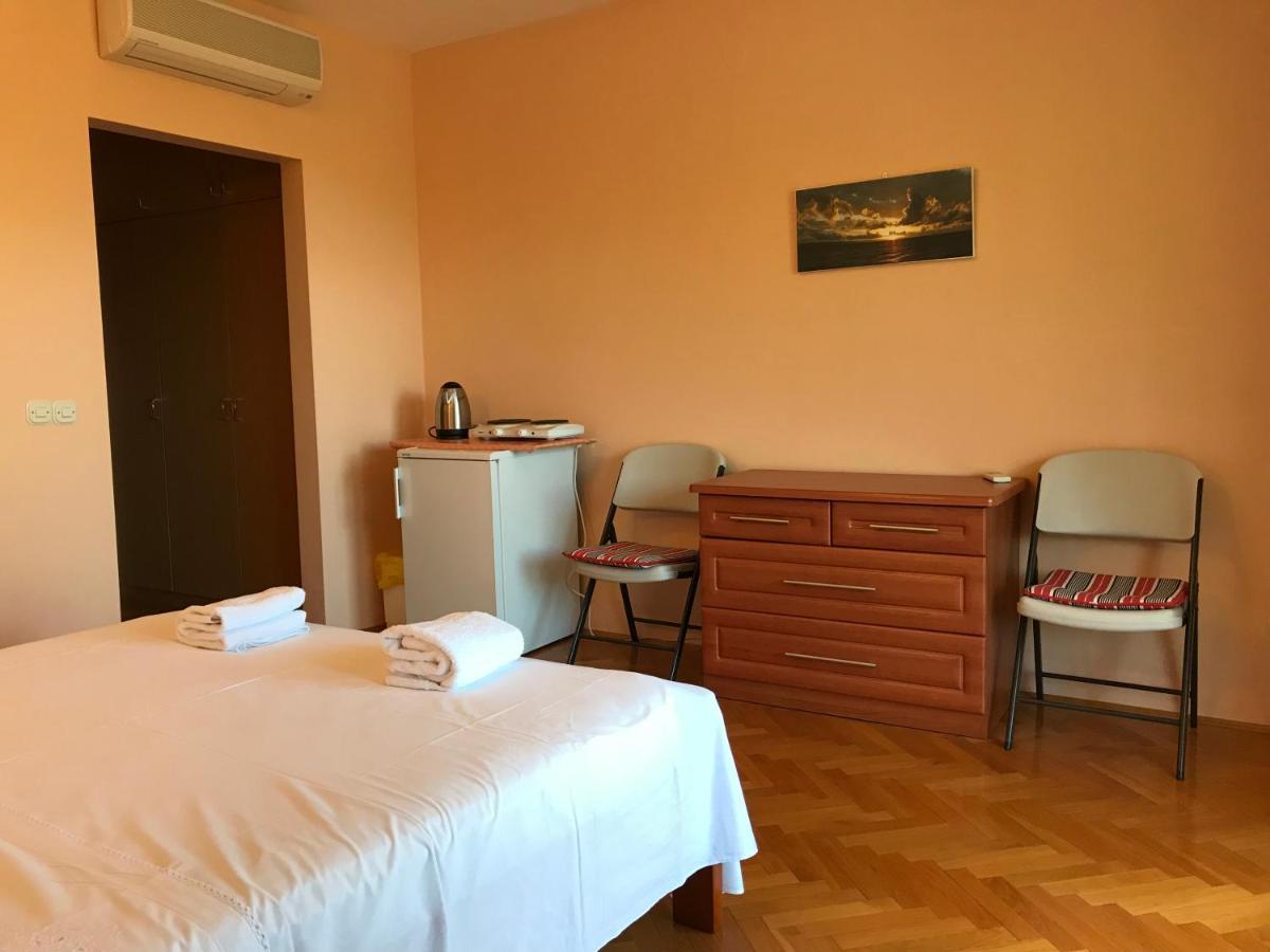 Villa Mara Promajna Buitenkant foto